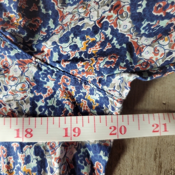 NWT Lands' End Midnight Sky Floral V-Neck Button Front Blouse Women's Size 6 - Picture 7 of 16